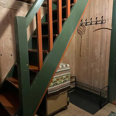 Koselig Tømmerhus På Gammel Gård I Skåbu Feriehus