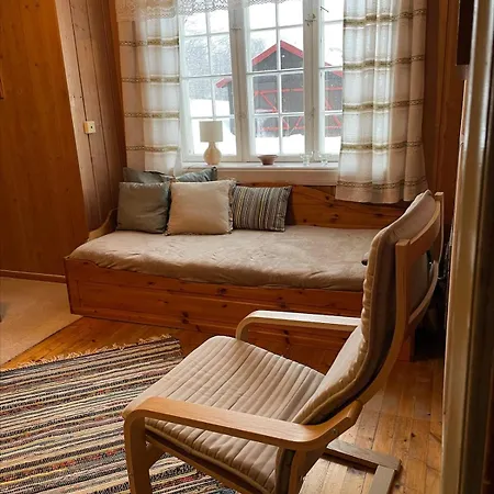 Feriehus Koselig Tømmerhus På Gammel Gård I Skåbu Graupe