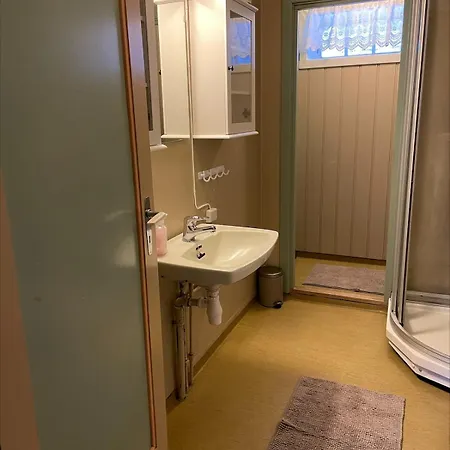 Koselig Tommerhus Pa Gammel Gard I Skabu Graupe