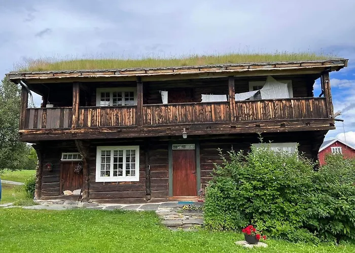 Koselig Tømmerhus På Gammel Gård I Skåbu Feriehus *