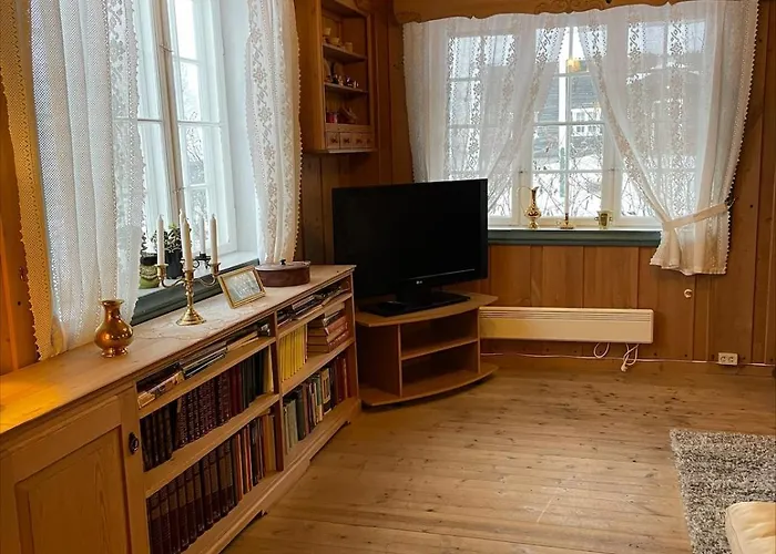 Koselig Tømmerhus På Gammel Gård I Skåbu Feriehus