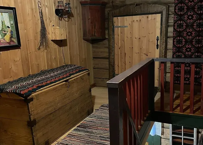 Koselig Tømmerhus På Gammel Gård I Skåbu * Graupe