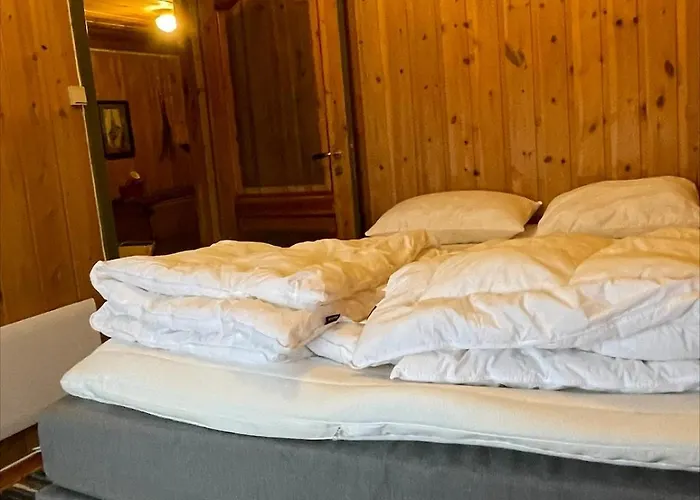 Feriehus Koselig Tømmerhus På Gammel Gård I Skåbu