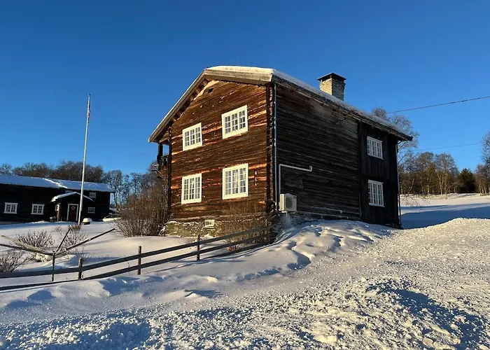 Koselig Tommerhus Pa Gammel Gard I Skabu